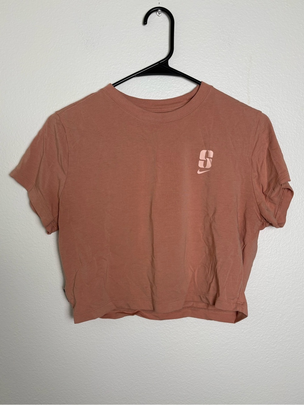Nike Women's Slim Fit Rose-Tone Cropped Crew Tee Size Large(Runs Small)